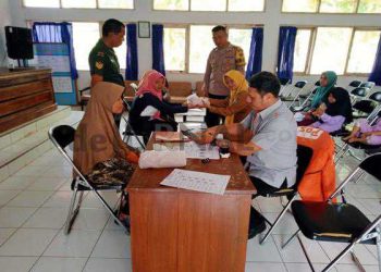 Polsek Ciamis Monitoring Penyaluran Bantuan Pangan Rawan Stunting Tingkat Kec. Baregbeg