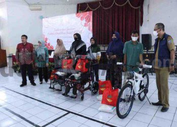 Melalui Sentra Wyata Guna Bandung Kemensos Berikan Bimbingan Pengasuhan Anak dan Salurkan Bantuan ATENSI ke 167 Orang