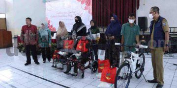 Melalui Sentra Wyata Guna Bandung Kemensos Berikan Bimbingan Pengasuhan Anak dan Salurkan Bantuan ATENSI ke 167 Orang