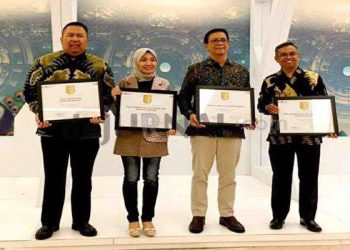 Empat Perangkat Daerah Pemkab Bandung Terima Penghargaan