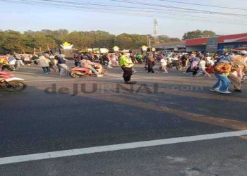 Polisi Urai Kemacetan Depan Pabrik