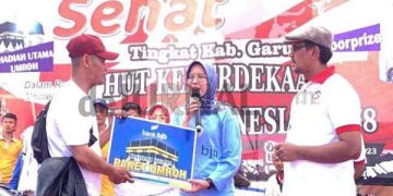Dadang Suryana Terharu Bahagia Dapat Hadiah Umroh di Acara Jalan Sehat Pemkab Garut