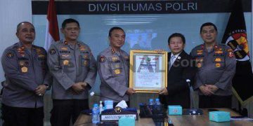 Divhumas Polri Raih Presisi Award Atas Prestasi Strategi Komunikasi Publik