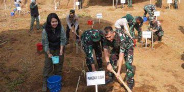 Pangdam III/Siliwangi Mayjen Kunto Arief Wibowo Galakkan Tanam Bambu di Ciater Subang
