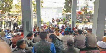 Warga Korban Banjir Bandang Cimanuk 2016 Gelar Aksi Audiensi di DPRD Garut, Ini Tuntutannya