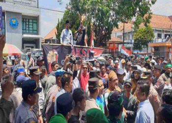 Dukung Warga Rempang, Ratusan Warga Garut Lakukan Aksi Solidaritas