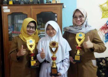 Sifa Ratih Juara Maca Sajak FTBI Tingkat Kecamatan Margahayu