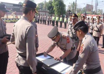 Polres Karawang Gelar Serah Terima Jabatan PJU dan Kapolsek