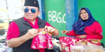 Sofyan J Botutihe Caleg DPR RI Partai PDIP Dapil Jabar 2 Kunjungi Pasar Tumpah Ciparay