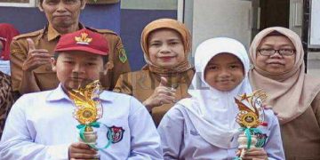 Umar dan Zulfa Juara Lomba “Nulis jeung Maca” Aksara Sunda Ajang FTBI Tingkat Kecamatan Arjasari
