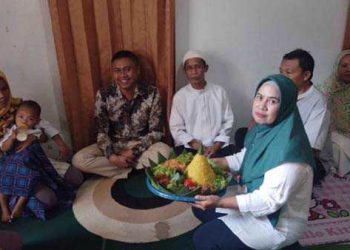 Gelar Khitanan Massal, Calon Anggota DPRD Kabupaten Garut dari PPP Asep Mulyana Disambut Antusias Warga Pataruman