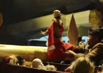 4 Dalang Girijinawi Raharja Sosialisasikan Pancasila Melalui Pagelaran Wayang Minimalis