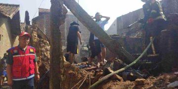 Sebuah Rumah di Margahayu Ludes Dilalap Si Jago Merah, Pemilik Sedang Sakit Diselamatkan Warga 