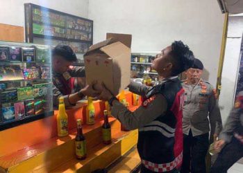 Personel Polres Garut Kembali Amankan Ribuan Botol Miras
