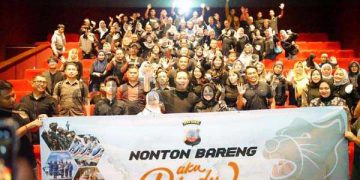 Polisi Nonton Bareng Film Aku Rindu, Bersama Jurnalis dan Tokoh Masyarakat