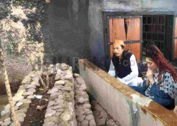 Caleg DPR RI Siti Tuti Susilawati Ziarah ke Makam Kedua Orang Tuanya di Kampung Halaman