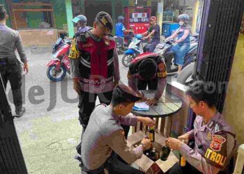 Polres Purwakarta Sita Ratusan Botol Miras Berbagai Jenis