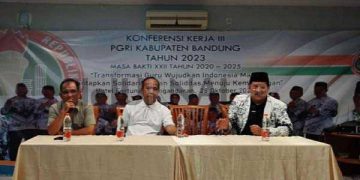 Konker III PGRI Kabupaten Bandung Dr. H. Agus Firman: Zaini: PGRI Harus Semangat Majukan Pendidikan
