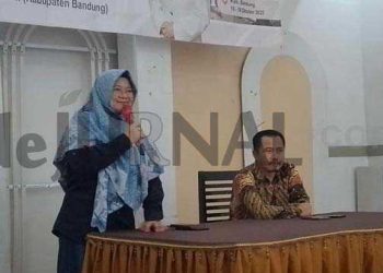 Anggota DPRD Jabar Hj. Sari Sundari Reses di Desa Cikoneng
