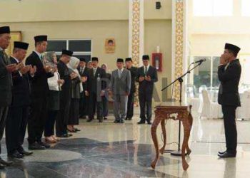 Lantik Jajaran Direksi dan Komisaris BUMD, Begini Pesan Bupati Bandung