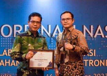 Bupati Bandung Dapat Penghargaan Sebagai Pemda Terbaik dalam Percepatan Pemanfaatan Utilisasi PDN 2023