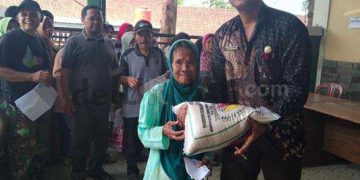 Pemdes Maruyung salurkan Bantuan Pangan Beras Untuk 745 KPM
