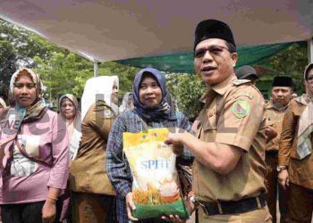 Upaya Kendalikan inflasi, Pemkab Bandung Gelar Operasi Pasar Beras Murah