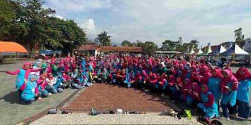 HUT Dharma Wanita Kabupaten Garut, Ratusan Wanita Ikuti Germas dan Makan Buah