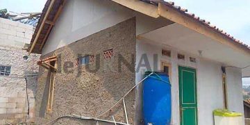 Dapat Perbaikan Rutilahu, Dua Warga Desa Loa Kecamatan Pacet ini Sampaikan Terima Kasih pada Bupati Bandung