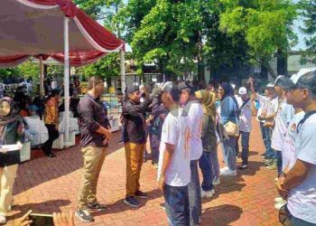 KPU Purwakarta Terima Pataka Bendera Partai Politik Kirab Pemilu 2024 Dari KPU Subang