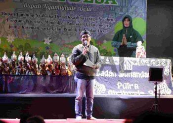 Pagelaran Wayang Golek Meriahkan Bunga Desa Bupati Bandung di Cicalengka