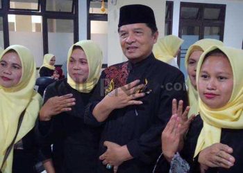 H Dadang M Naser Silaturahmi Bersama Ratusan Ibu-Ibu Wanita Karya Kabupaten Bandung