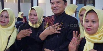 H Dadang M Naser Silaturahmi Bersama Ratusan Ibu-Ibu Wanita Karya Kabupaten Bandung
