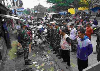 Koramil 2408 Ciparay – Baleendah Gelar Bersih Sampah di Lingkungan Pasar Ciparay
