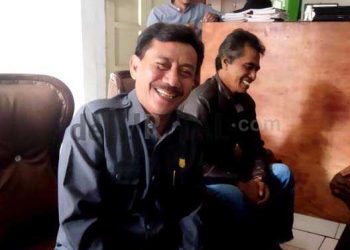 Legislator PKB Kabupaten Bandung  H. Uya Mulyana Datangi Sekolah Bereskan Masalah Siswa Tak Mampu