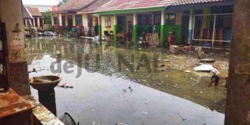 Keprihatinan Kades Cigondewah Hilir Atas Banjir Terjang Sekolah :  Program Tol Air BBWS  Belum Direalisasikan