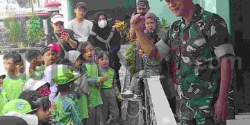 Koramil 2408 Ciparay Terima Kunjungan Anak TK Cahaya Kirana, Kenalkan Tugas Profesi TNI