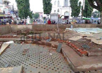 Di Akhir Tahun Proyek Penataan Alun-Alun Ciparay Belum Selesai, Pedagang Keluhkan Sepi Pembeli