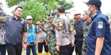Bupati Aep Tinjau Lokasi Terdampak Banjir di Desa Karangligar Karawang