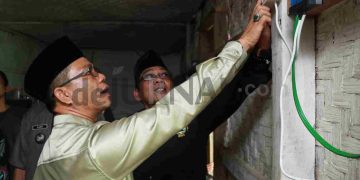 Ratusan Rumah Dapat Energi Listik Bupati Bandung Resmikan Program Bedas Caang Baranang