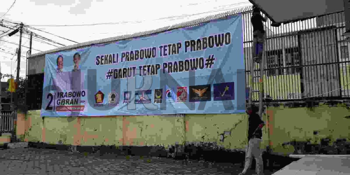 Kader Golkar Ini Kecewa, Spanduk Prabowo-Gibran di Halaman Sekretariat Tak Terpasang Lagi