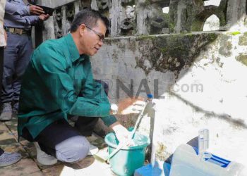 Bupati Bandung, Dadang Supriatna meresmikan 80 sambungan SPAM di Ciparay