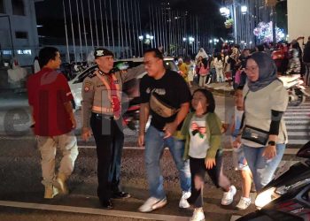 Ditpamobvit Polda Jabar Patroli Dialogis di Pusat Keramaian Kota Bandung