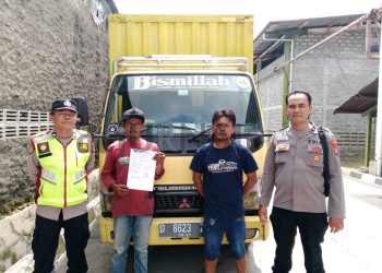 Polsek Cileunyi Kawal Ketat Pergeseran Logistik Pemilu 2024 ke PPK Kecamatan