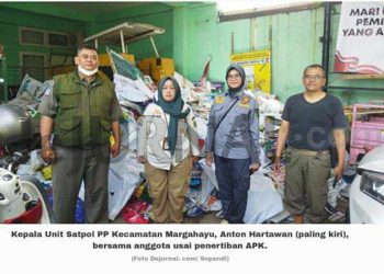 Ratusan APK  Hasil Penertiban Menumpuk di Halaman Kantor Kecamatan Margahayu