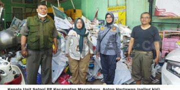 Ratusan APK  Hasil Penertiban Menumpuk di Halaman Kantor Kecamatan Margahayu