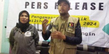 Panwaslu Kecamatan Kutawaringin Awasi Pendistribusian Logistik  Sampai ke 316 TPS