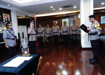 Kapolda Jabar Pimpin Upacara Serah Terima Jabatan Kabid Humas Polda Jabar