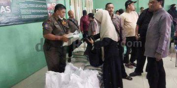 Ratusan Guru Ngaji Kabupaten Bandung Dibagi  Beras dan Daging Hari Ini