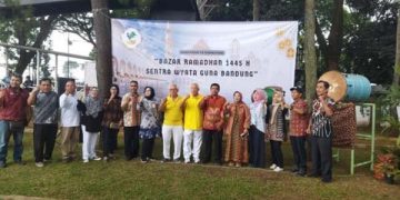 Sentra Wyata Guna Bandung menggelar Bazar Ramadhan 1445 H.